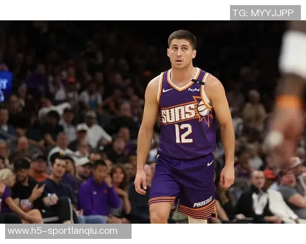 吉莱斯皮称赞布克场上威慑力强大自信出手是我唯一的要求